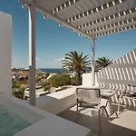 מלון Andronikos (adults Only) 4*