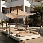 מלון Andronikos (adults Only)
