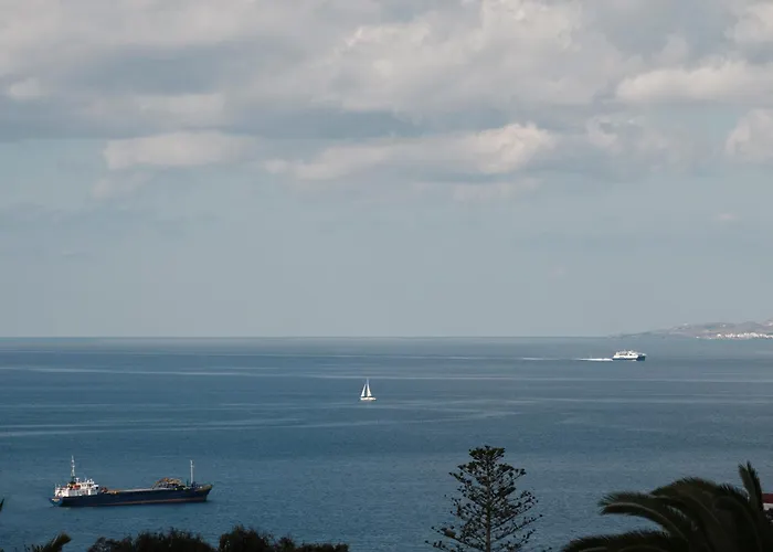 안드로니코스 호텔 4*